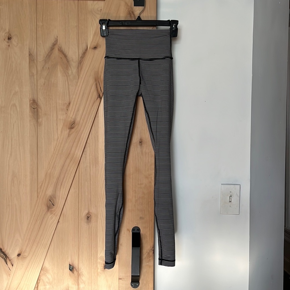 LULULEMON wunder under flux hype stripe leggings - size 2 (28in length)🫶🏻